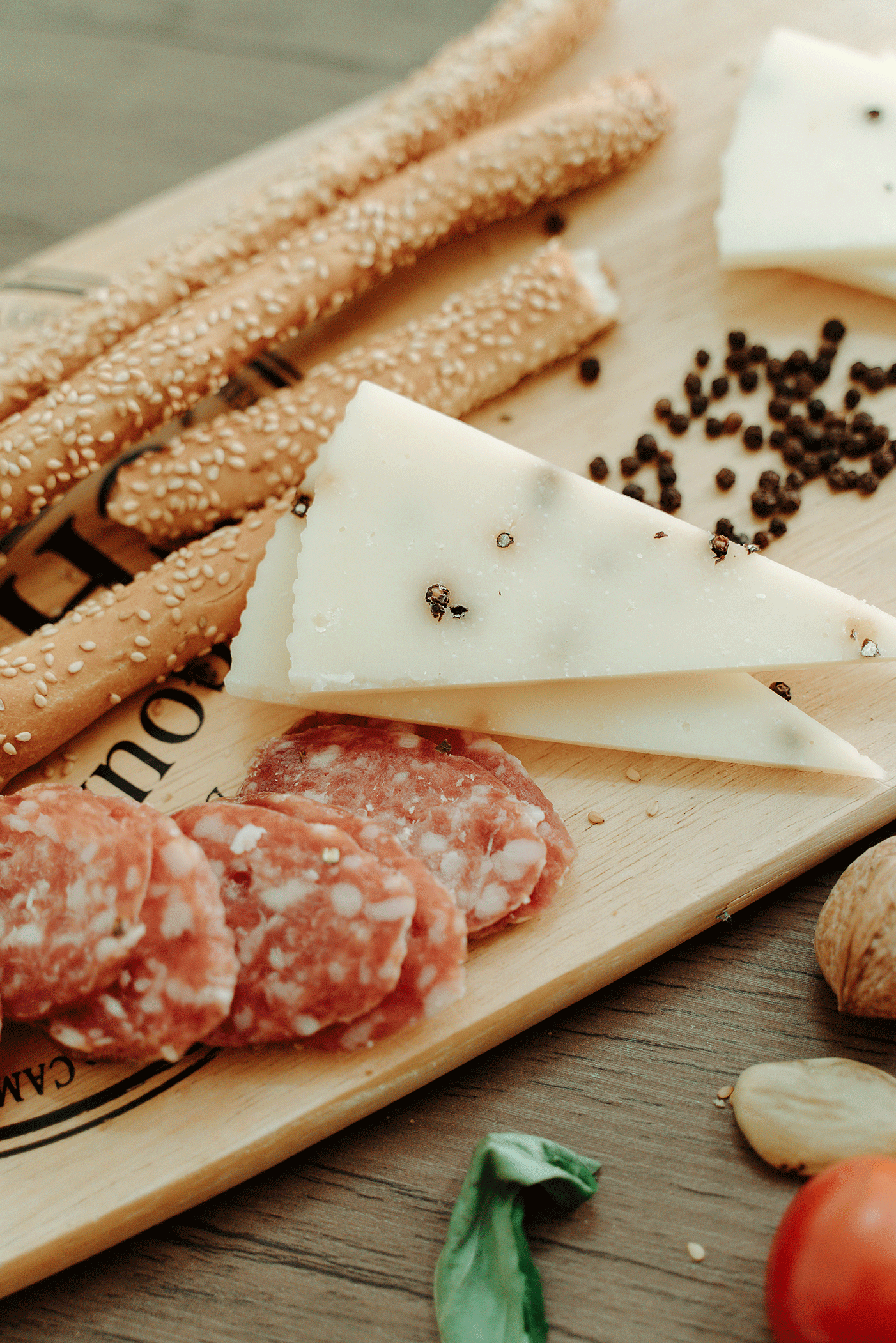 Pecorino Primo Sale al Pepe Nero – Formaggio Siciliano Artigianale