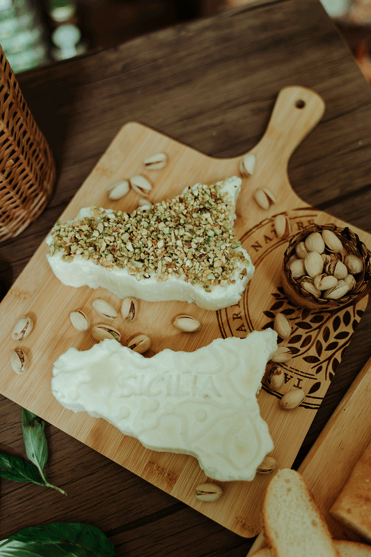Trinacria di Primo Sale – Formaggio Siciliano Artigianale Classico o al Pistacchio