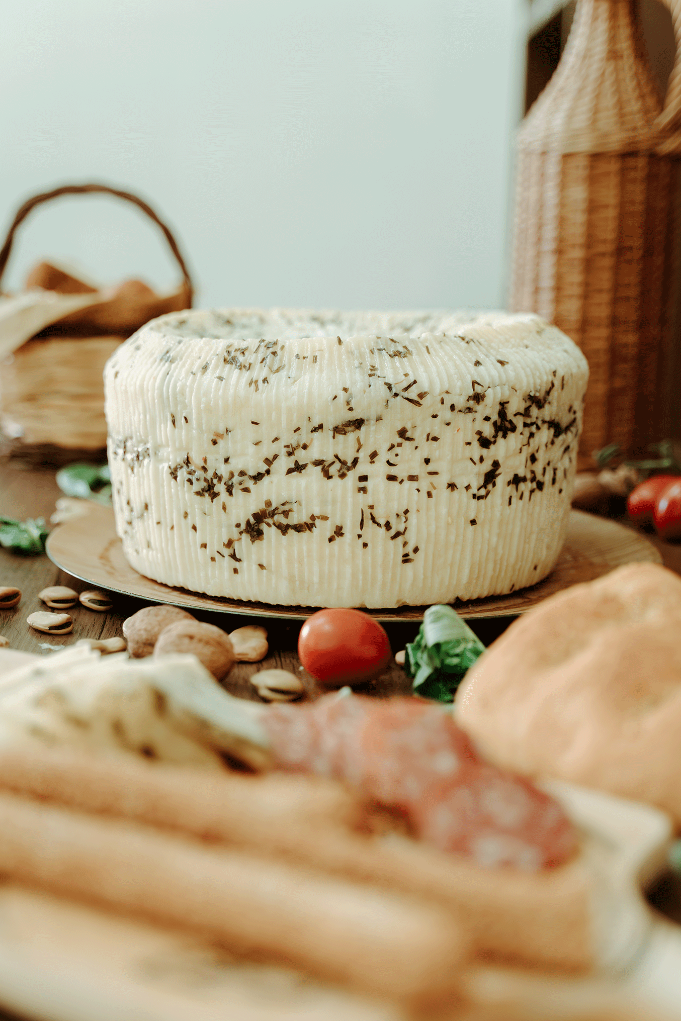 Pecorino Primo Sale al Pepe Nero – Formaggio Siciliano Artigianale