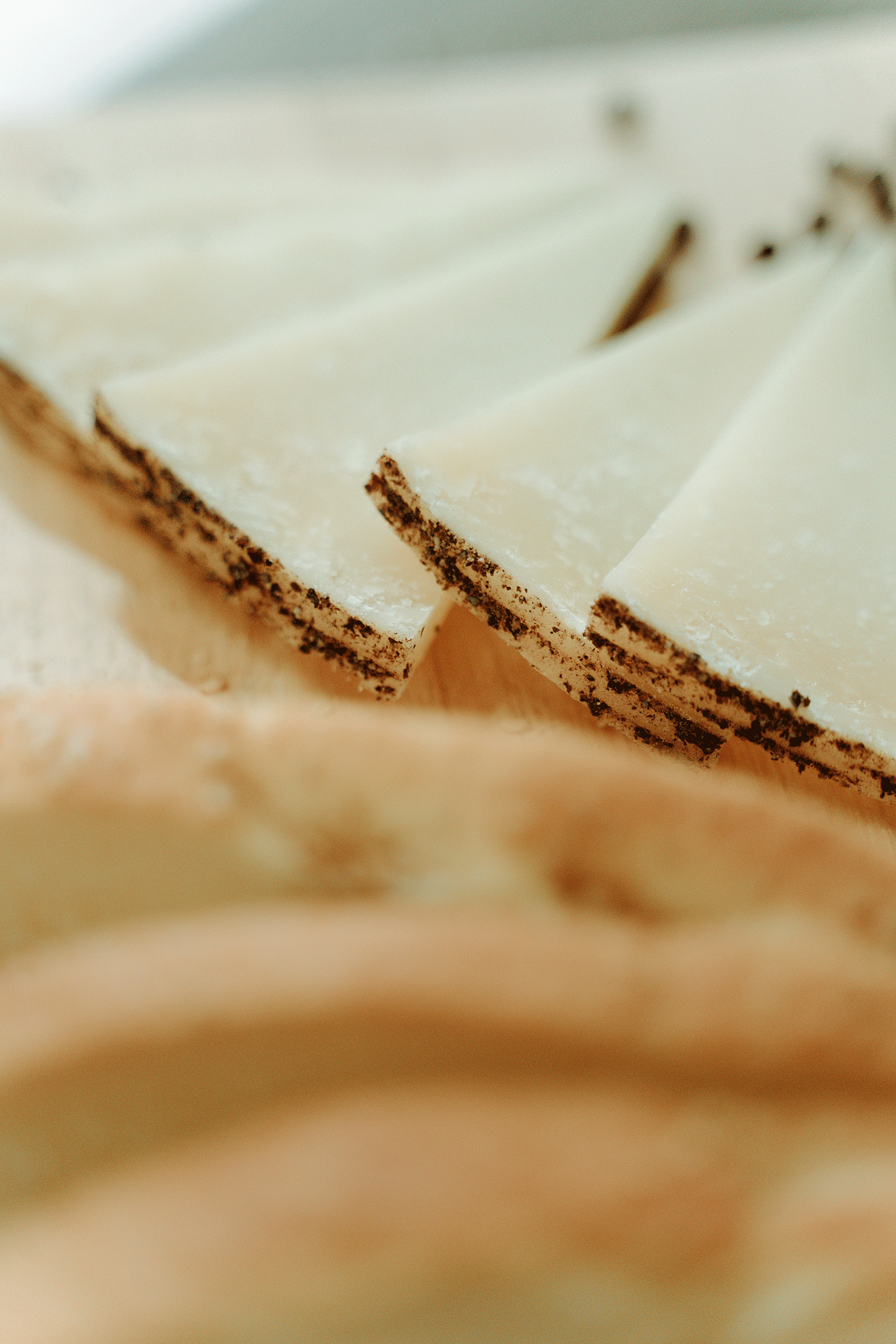 Pecorino Nero di Sicilia – Formaggio Artigianale con Latte Crudo